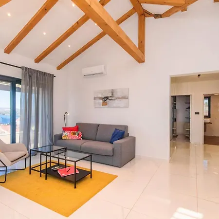 Luxury Sea View Apartament