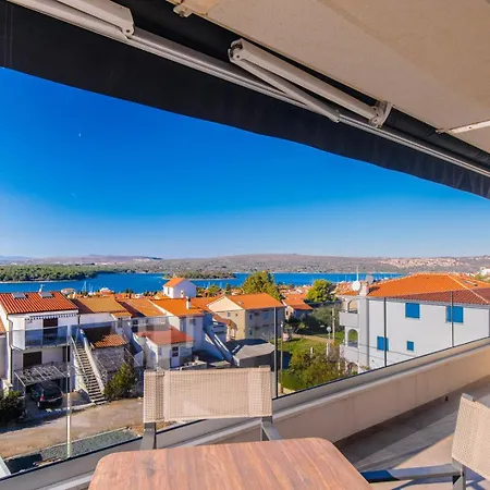 Luxury Sea View Apartament