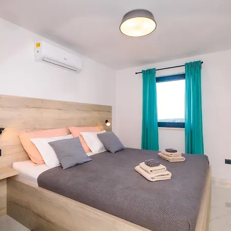 Luxury Sea View Apartament *