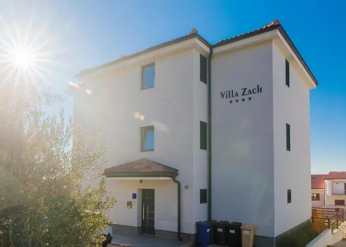 Luxury Sea View شقة *